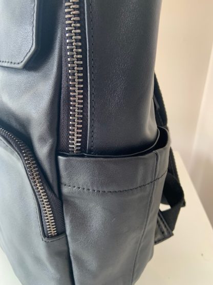 Mochila Unisex Pequeña de Cuero Alta Calidad para Notebook - Modelo 816 - Imagen 4