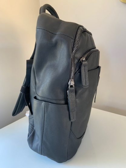 Mochila Unisex Grande de Cuero Alta Calidad para Notebook - Modelo 9197 - Imagen 2