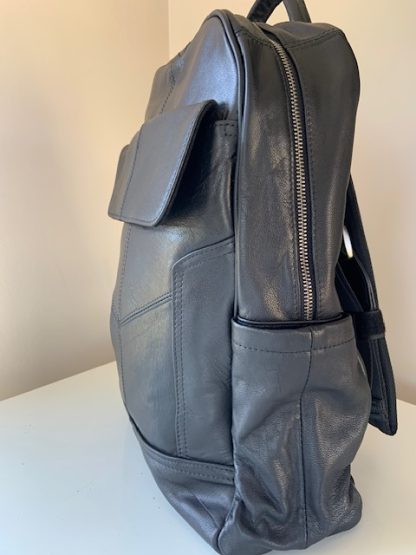 Mochila Unisex Mediana de Cuero Alta Calidad para Notebook - Modelo 8226 - Imagen 3