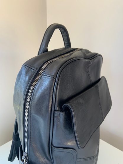 Mochila Unisex Mediana de Cuero Alta Calidad para Notebook - Modelo 8226 - Imagen 5