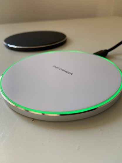 Cargador Smartphones y Kit de Limpieza - Imagen 4