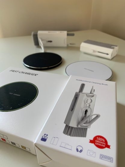 Cargador Smartphones y Kit de Limpieza - Imagen 9
